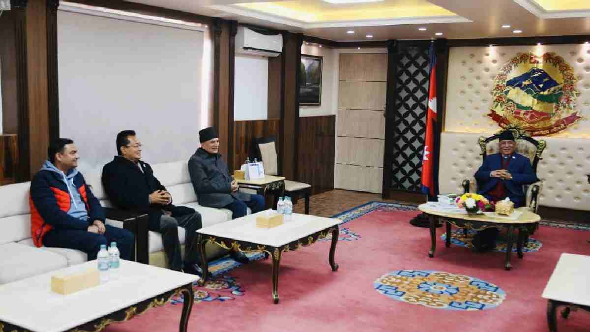 सात वर्षपछि प्रचण्ड र डा. भट्टराई एउटै पार्टीमा